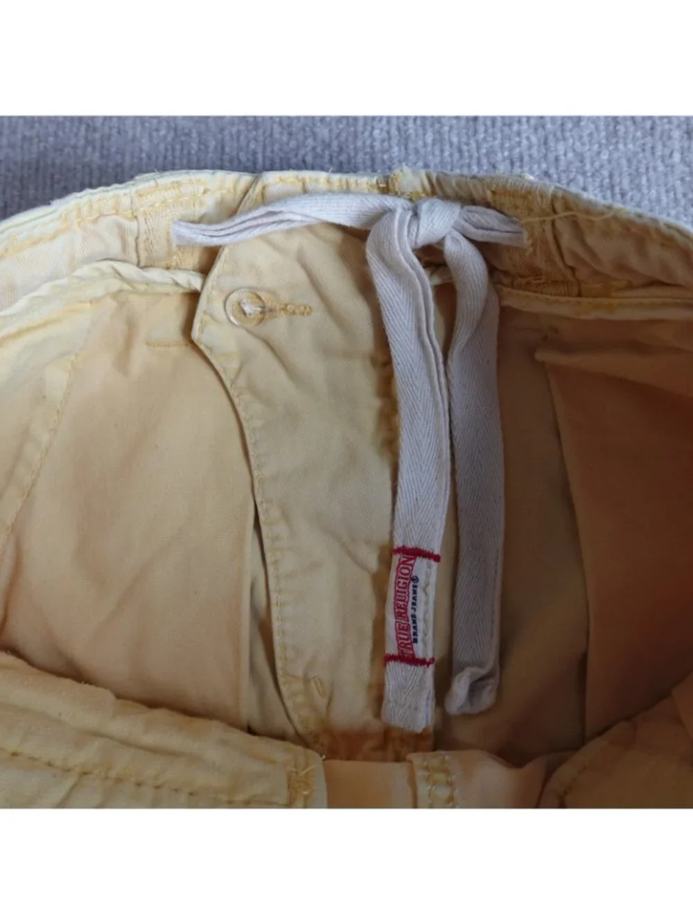 True Religion Shorts 34 Yellow Cargo Heavyweight Distressed